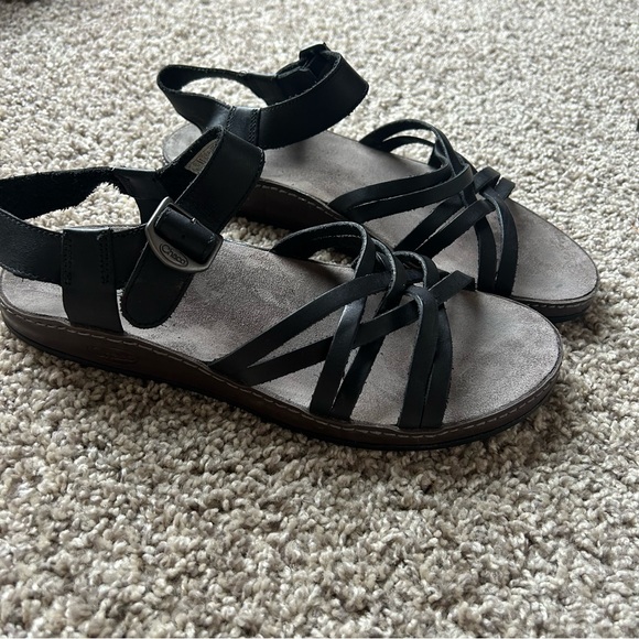 Chaco Fallon Leather Sandals - Picture 4 of 11